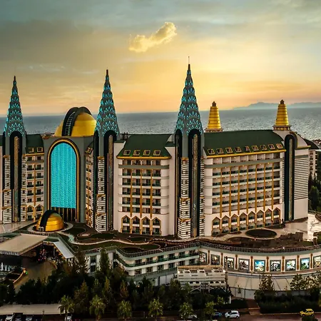 Delphin Imperial Lara Rezort 5*