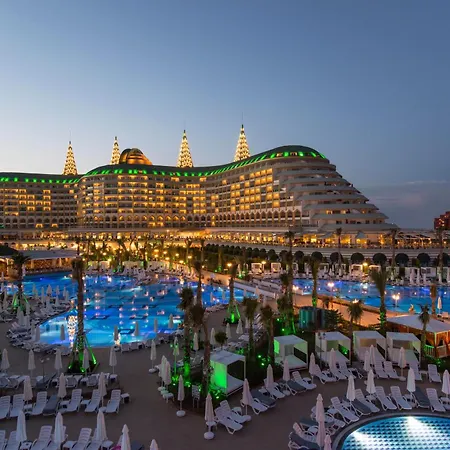 Rezort Delphin Imperial Lara 5*