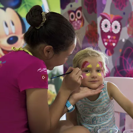 Delphin Imperial Lara Feriested