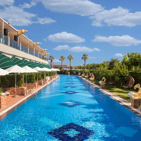 리조트 Delphin Imperial Lara