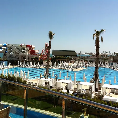 리조트 Delphin Imperial Lara
