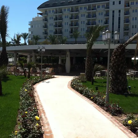 Delphin Imperial Lara