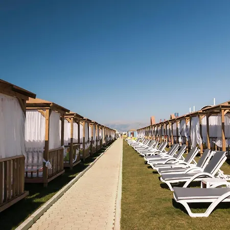 劳拉德尔芬帝国度假村