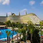 Delphin Imperial Lara
